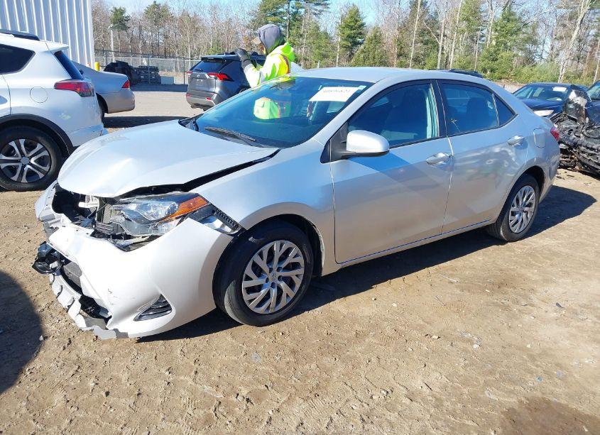 Photo 2 of 2017 Toyota Corolla LE (VIN 2T1BURHE4HC927375)