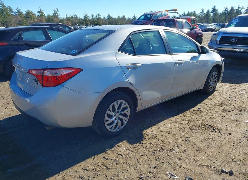 Photo 4 of 2017 Toyota Corolla LE (VIN 2T1BURHE4HC927375)