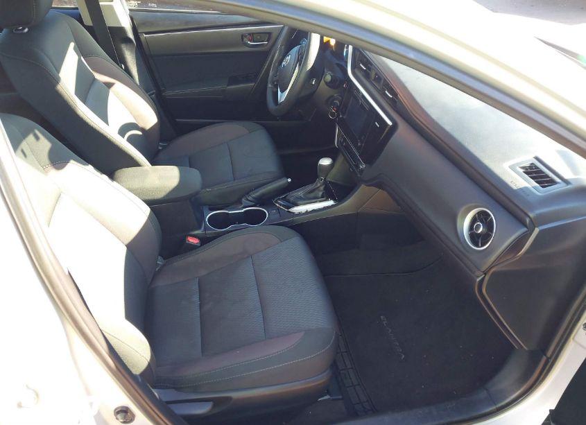 Photo 5 of 2017 Toyota Corolla LE (VIN 2T1BURHE4HC927375)