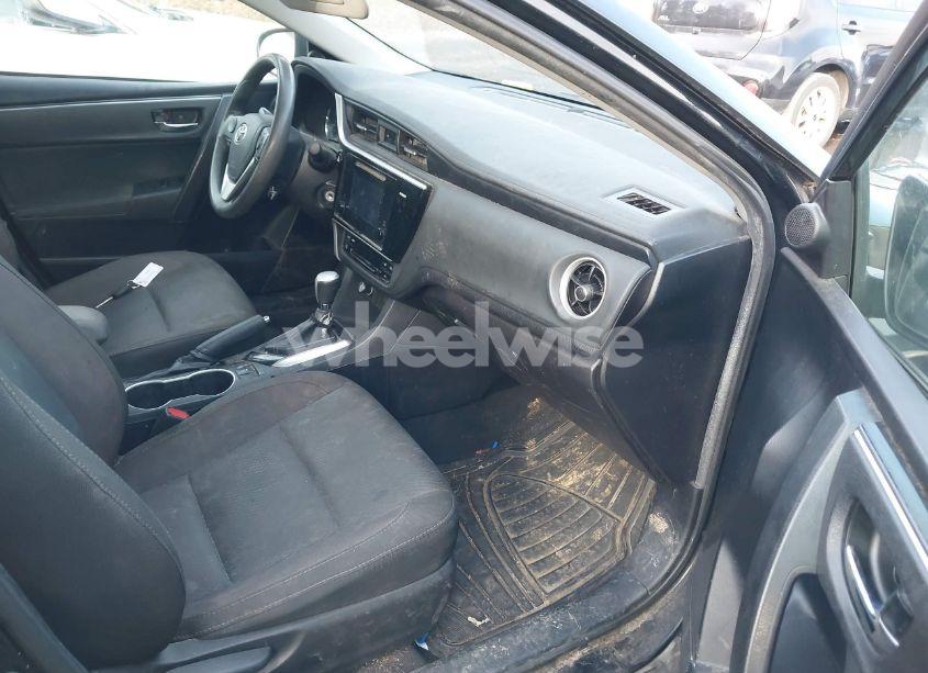 Photo 5 of 2017 Toyota Corolla LE (VIN 2T1BURHE4HC929420)