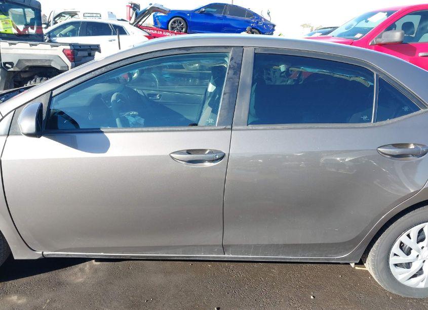 Photo 15 of 2017 Toyota Corolla LE (VIN 2T1BURHE4HC939686)