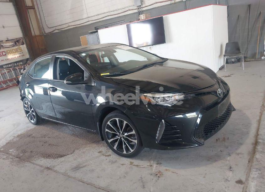 2017 Toyota Corolla SE (VIN 2T1BURHE4HC942216) main photo