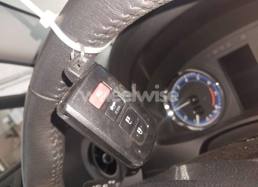 Photo 11 of 2017 Toyota Corolla SE (VIN 2T1BURHE4HC942216)