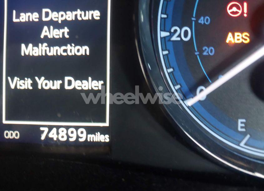 Photo 15 of 2017 Toyota Corolla SE (VIN 2T1BURHE4HC942216)