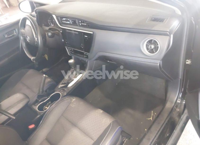 Photo 5 of 2017 Toyota Corolla SE (VIN 2T1BURHE4HC942216)