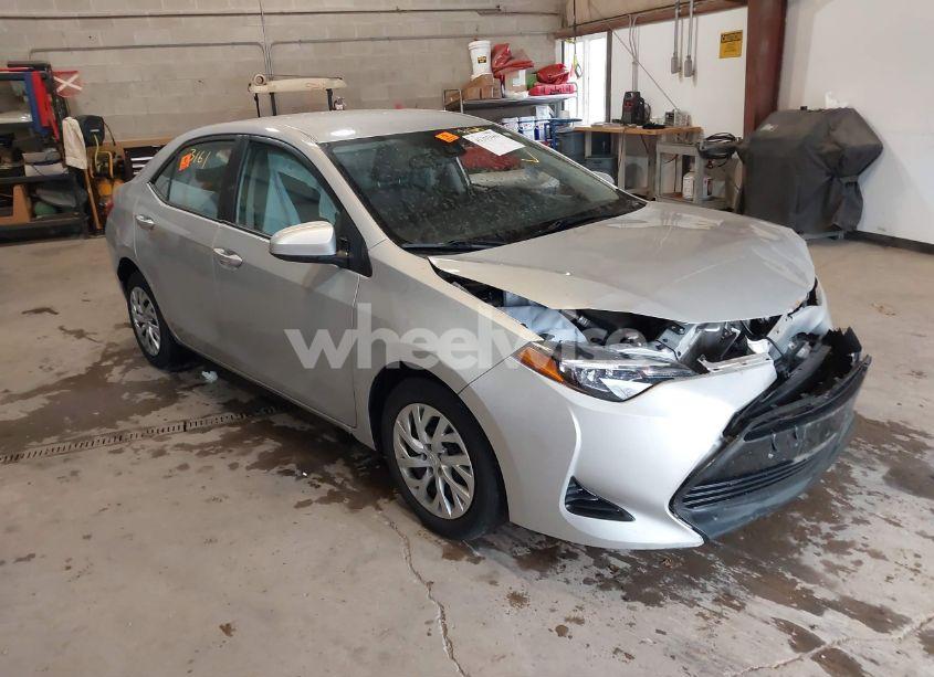 2017 Toyota Corolla LE (VIN 2T1BURHE4HC957900) main photo
