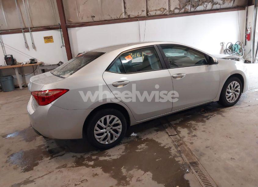 Photo 4 of 2017 Toyota Corolla LE (VIN 2T1BURHE4HC957900)
