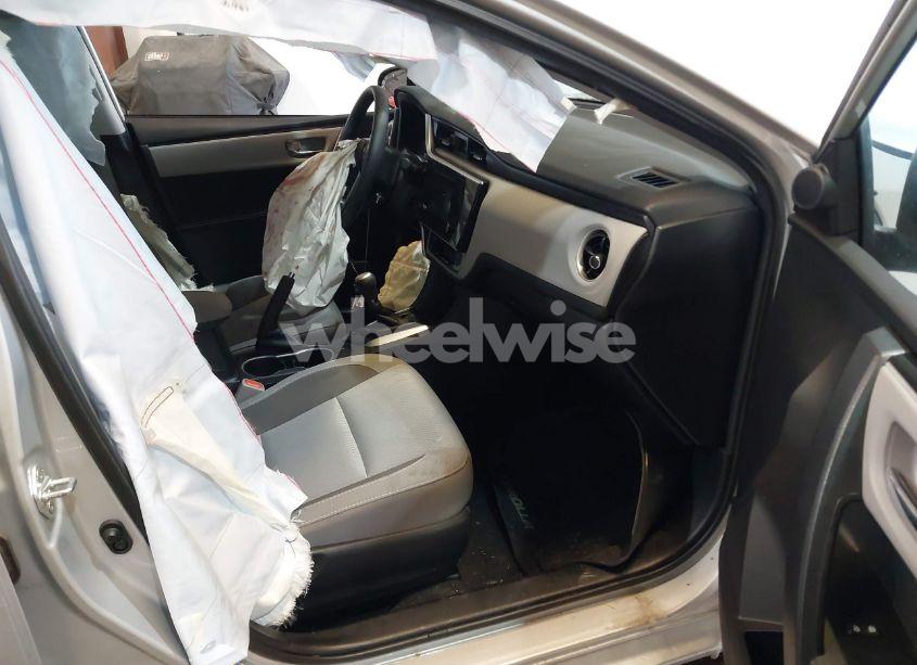 Photo 5 of 2017 Toyota Corolla LE (VIN 2T1BURHE4HC957900)