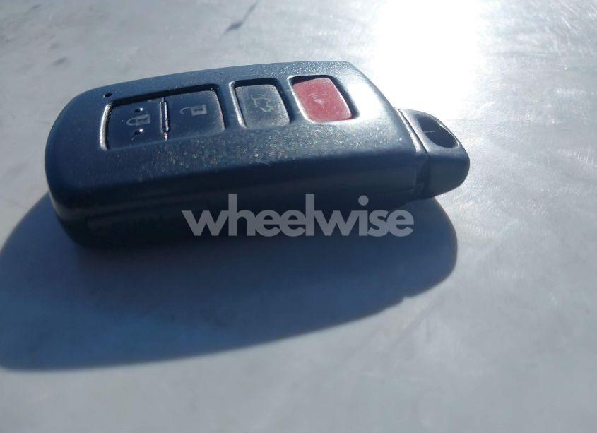 Photo 11 of 2018 Toyota Corolla XSE (VIN 2T1BURHE4JC010393)