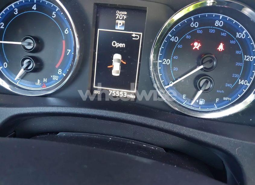 Photo 15 of 2018 Toyota Corolla XSE (VIN 2T1BURHE4JC010393)