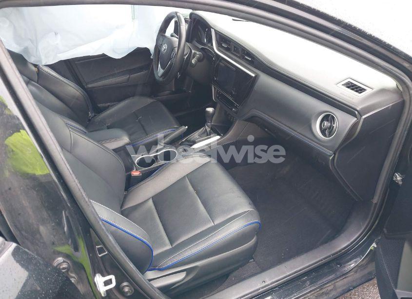 Photo 5 of 2018 Toyota Corolla XSE (VIN 2T1BURHE4JC010393)