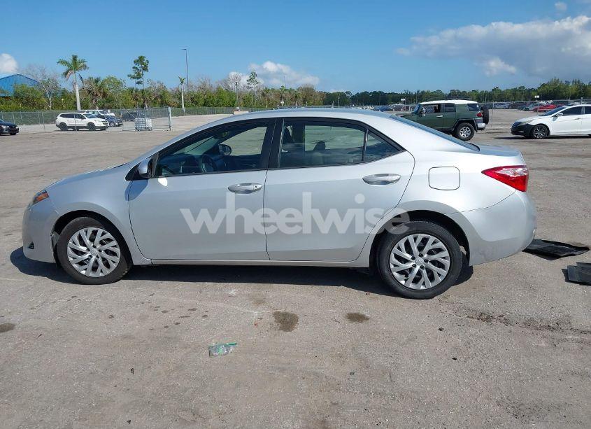 Photo 14 of 2018 Toyota Corolla LE (VIN 2T1BURHE4JC017179)