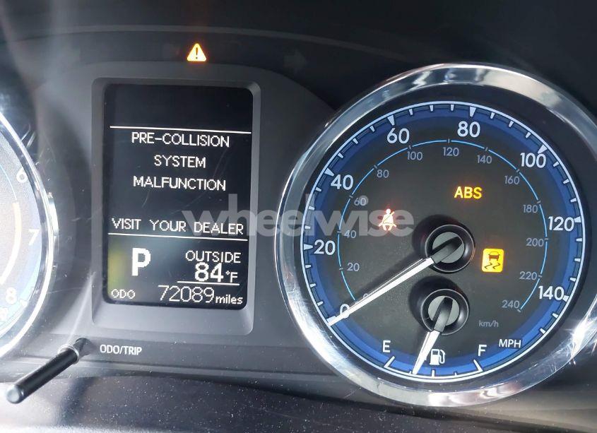 Photo 15 of 2018 Toyota Corolla LE (VIN 2T1BURHE4JC017179)