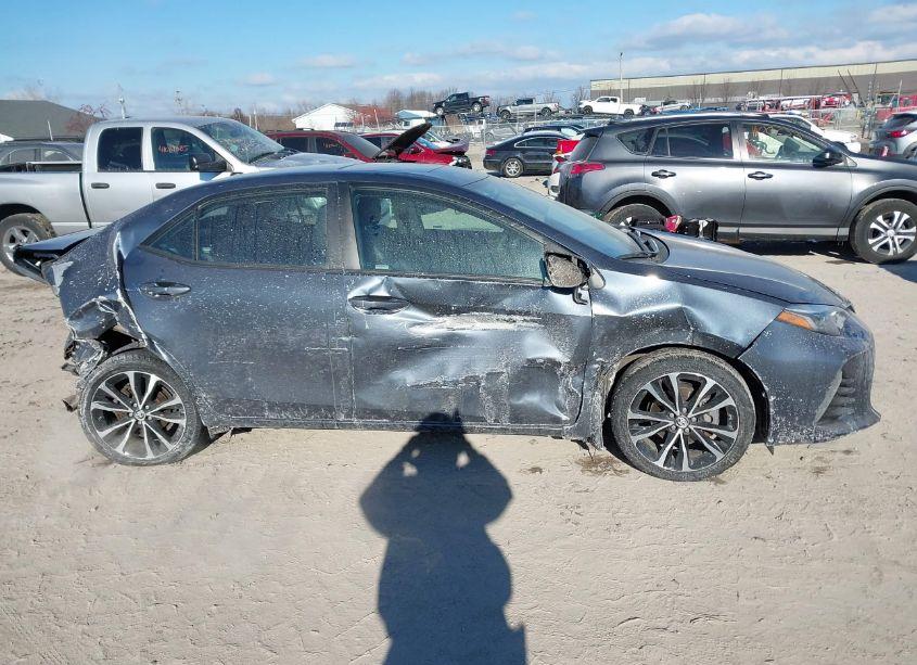 Photo 13 of 2018 Toyota Corolla L/LE/XLE/SE/XSE (VIN 2T1BURHE4JC029610)