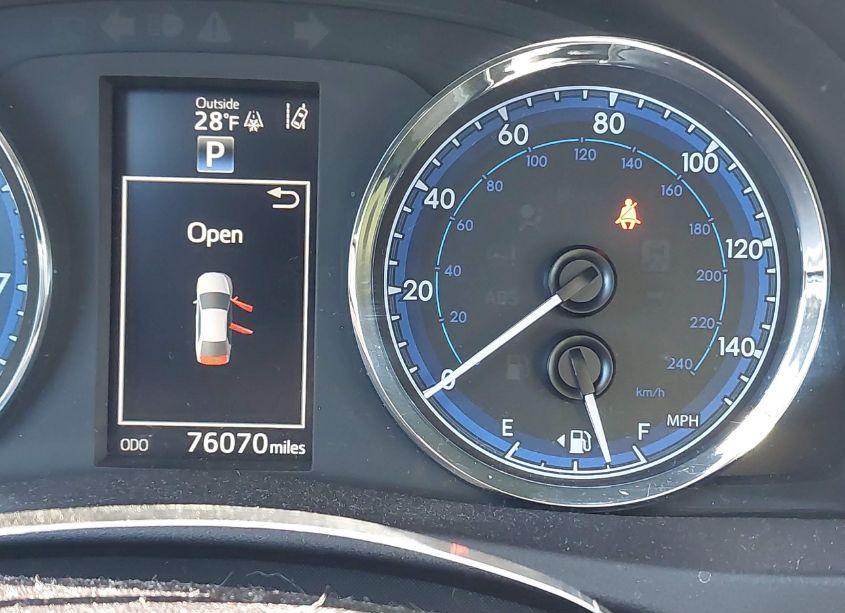 Photo 15 of 2018 Toyota Corolla L/LE/XLE/SE/XSE (VIN 2T1BURHE4JC029610)