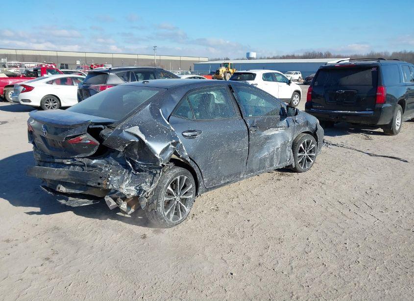 Photo 4 of 2018 Toyota Corolla L/LE/XLE/SE/XSE (VIN 2T1BURHE4JC029610)