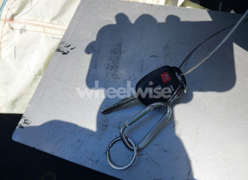 Photo 11 of 2018 Toyota Corolla LE (VIN 2T1BURHE4JC030563)