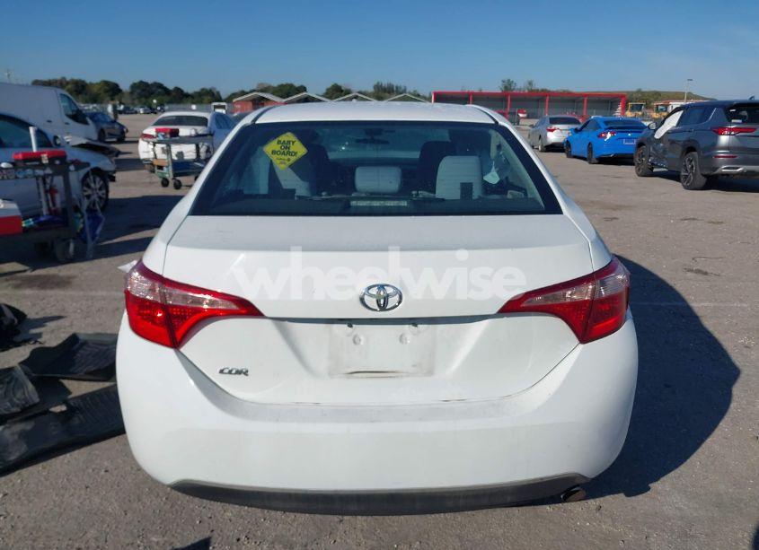 Photo 16 of 2018 Toyota Corolla LE (VIN 2T1BURHE4JC030563)