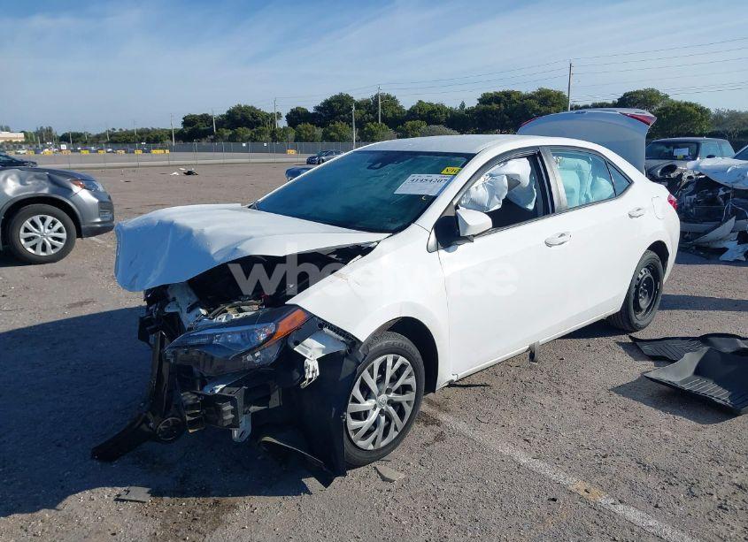 Photo 2 of 2018 Toyota Corolla LE (VIN 2T1BURHE4JC030563)