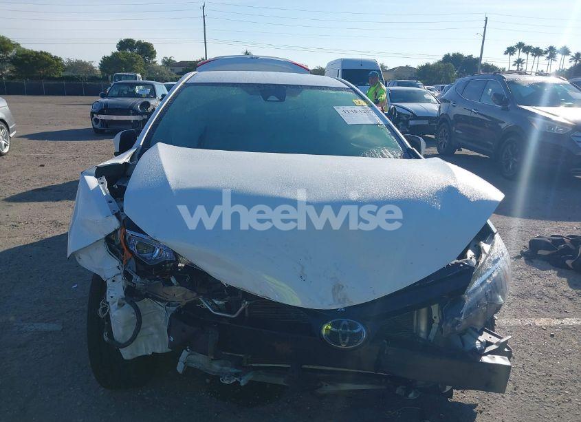 Photo 6 of 2018 Toyota Corolla LE (VIN 2T1BURHE4JC030563)