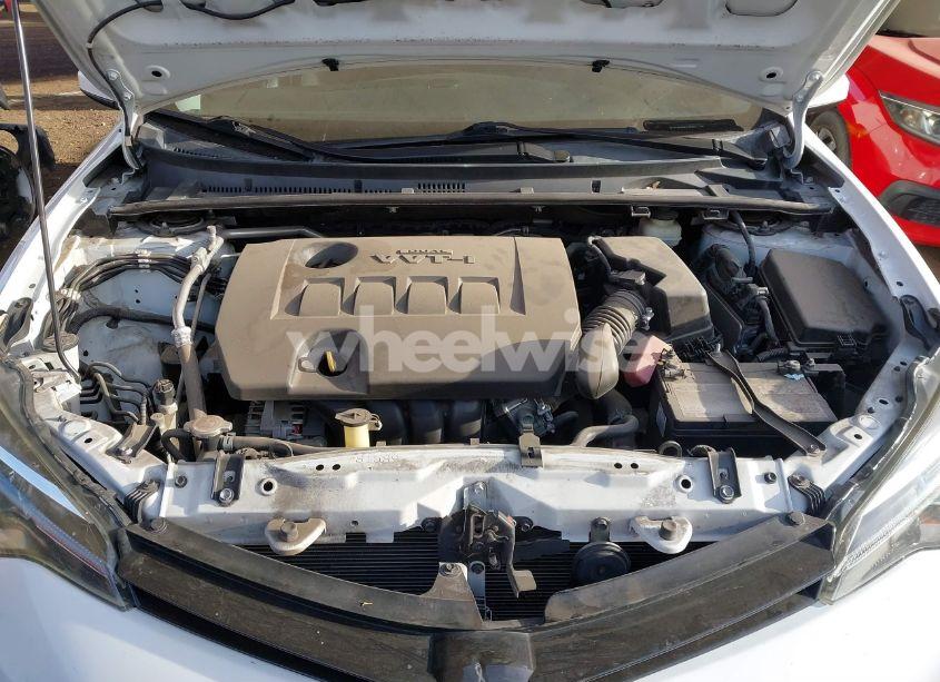 Photo 10 of 2018 Toyota Corolla LE (VIN 2T1BURHE4JC053406)