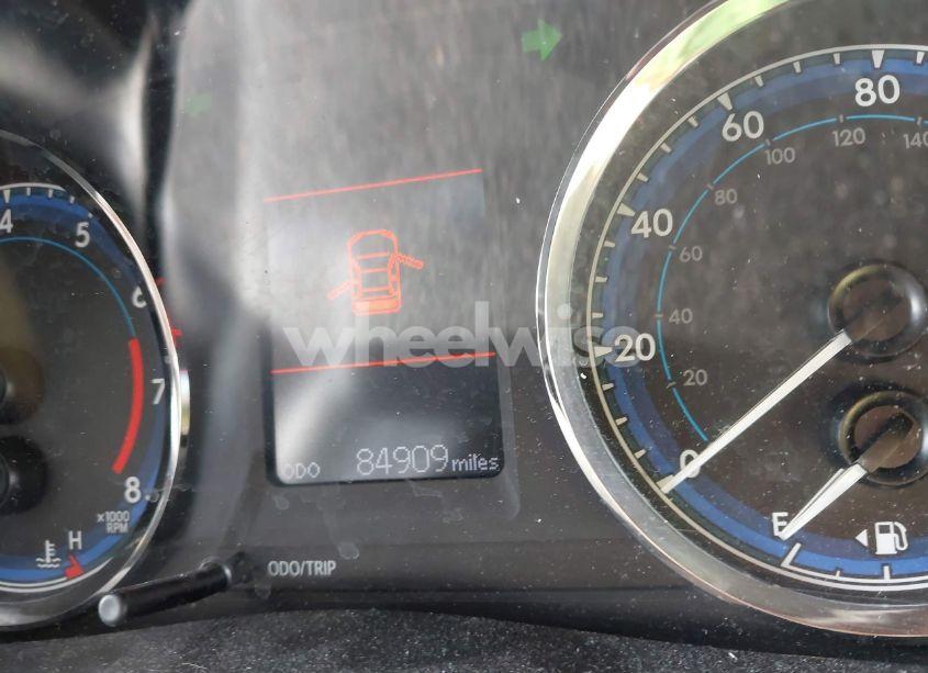 Photo 15 of 2018 Toyota Corolla LE (VIN 2T1BURHE4JC053406)