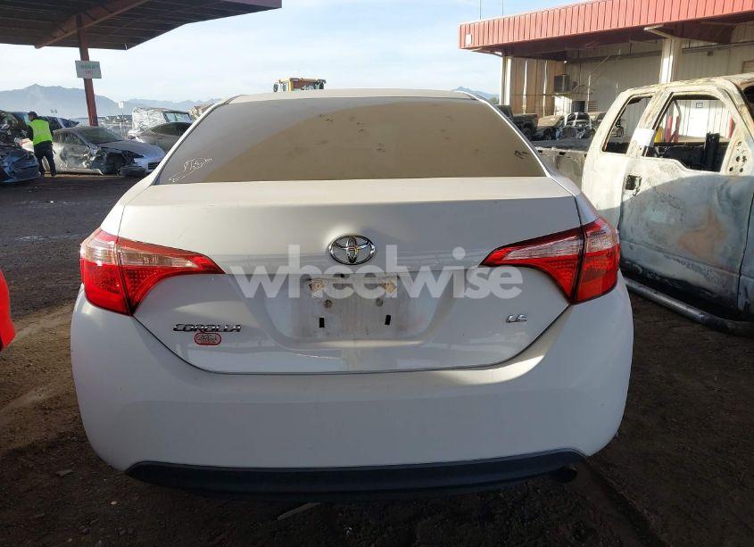 Photo 16 of 2018 Toyota Corolla LE (VIN 2T1BURHE4JC053406)