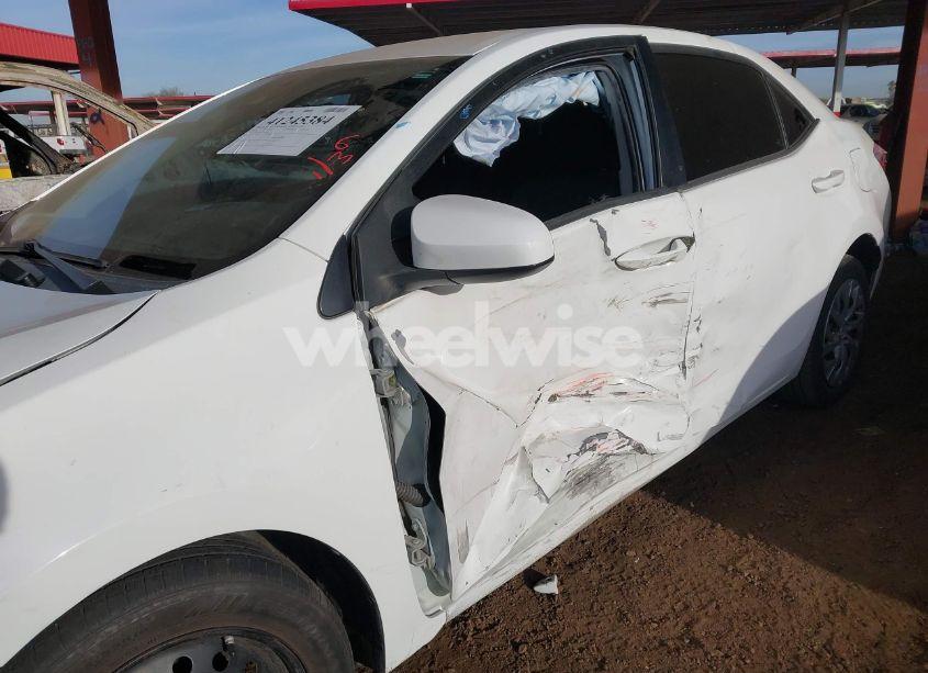 Photo 6 of 2018 Toyota Corolla LE (VIN 2T1BURHE4JC053406)