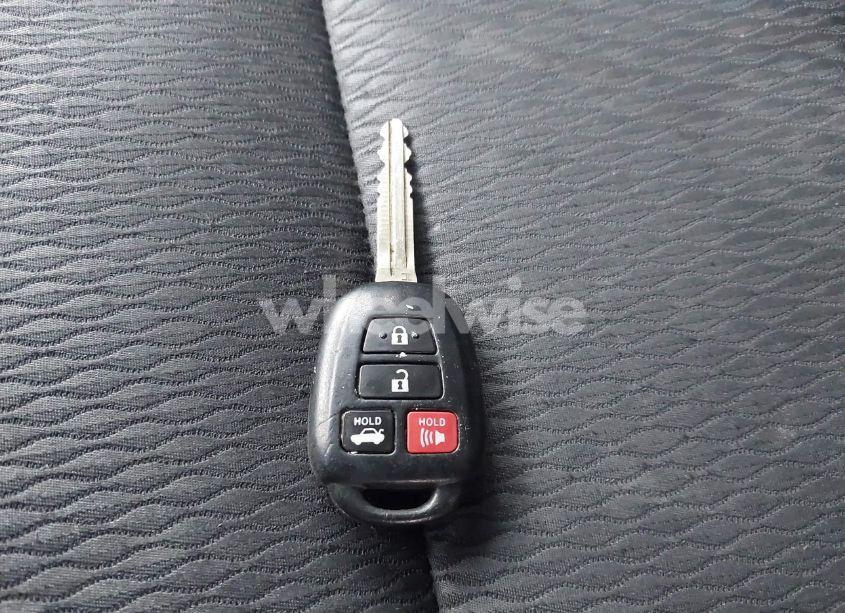 Photo 11 of 2018 Toyota Corolla LE (VIN 2T1BURHE4JC063966)
