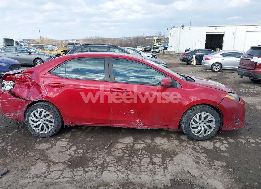Photo 14 of 2018 Toyota Corolla LE (VIN 2T1BURHE4JC063966)