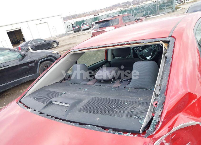 Photo 18 of 2018 Toyota Corolla LE (VIN 2T1BURHE4JC063966)