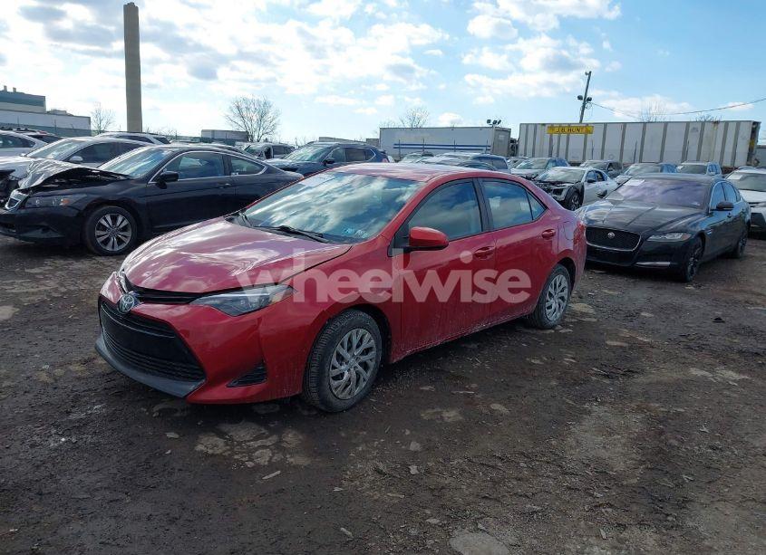 Photo 2 of 2018 Toyota Corolla LE (VIN 2T1BURHE4JC063966)