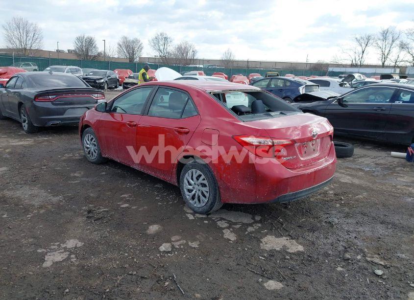 Photo 3 of 2018 Toyota Corolla LE (VIN 2T1BURHE4JC063966)