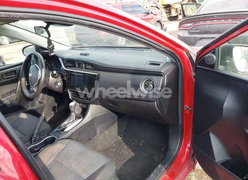 Photo 5 of 2018 Toyota Corolla LE (VIN 2T1BURHE4JC063966)