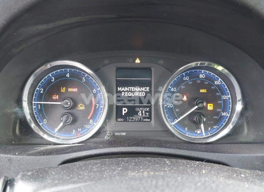 Photo 7 of 2018 Toyota Corolla LE (VIN 2T1BURHE4JC063966)