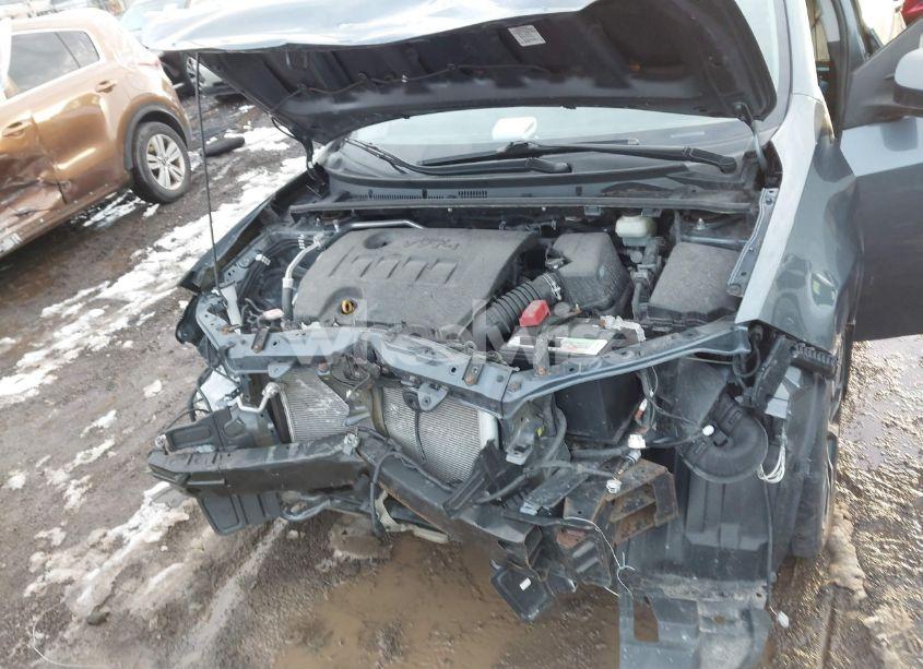 Photo 10 of 2018 Toyota Corolla SE (VIN 2T1BURHE4JC075373)