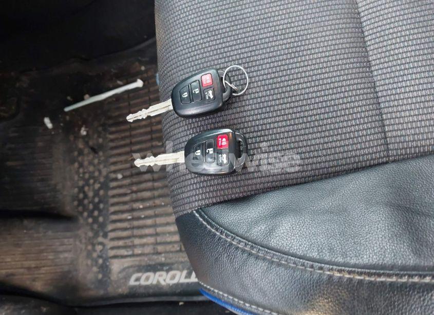 Photo 11 of 2018 Toyota Corolla SE (VIN 2T1BURHE4JC075373)