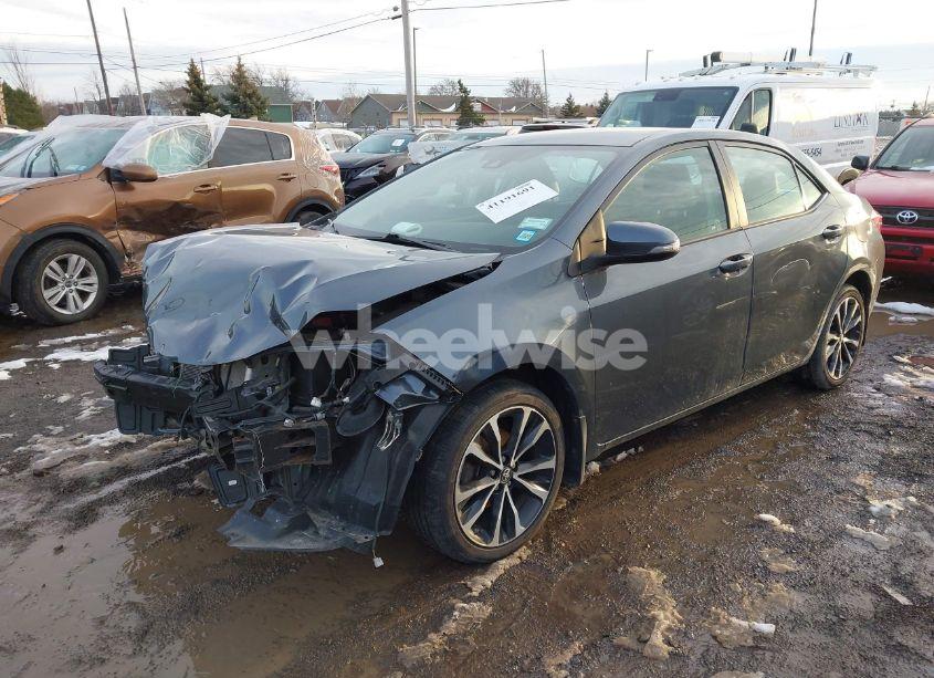 Photo 2 of 2018 Toyota Corolla SE (VIN 2T1BURHE4JC075373)