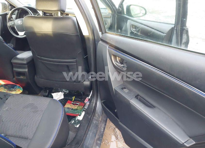 Photo 8 of 2018 Toyota Corolla SE (VIN 2T1BURHE4JC075373)