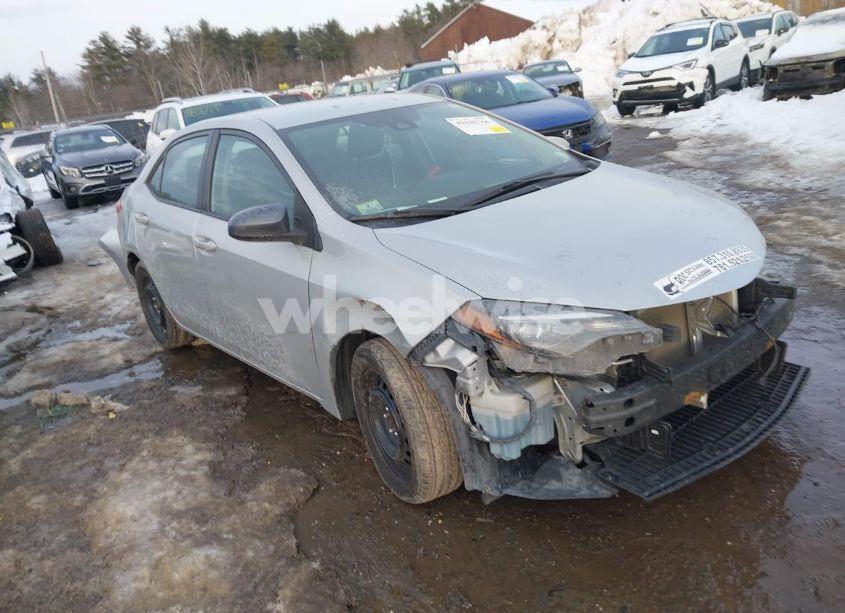 2018 Toyota Corolla LE (VIN 2T1BURHE4JC078578) main photo