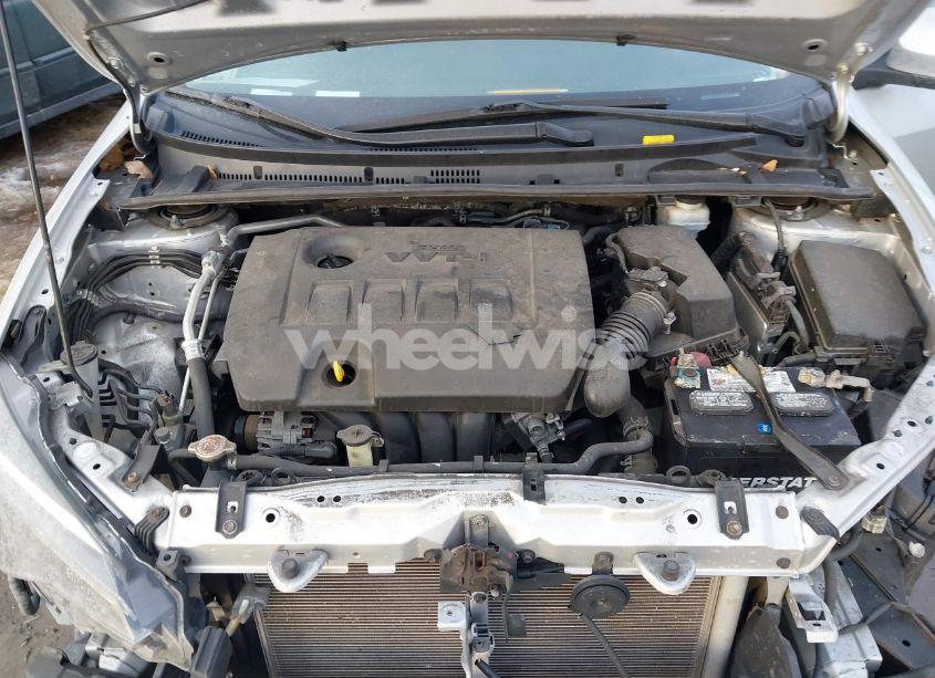 Photo 10 of 2018 Toyota Corolla LE (VIN 2T1BURHE4JC078578)