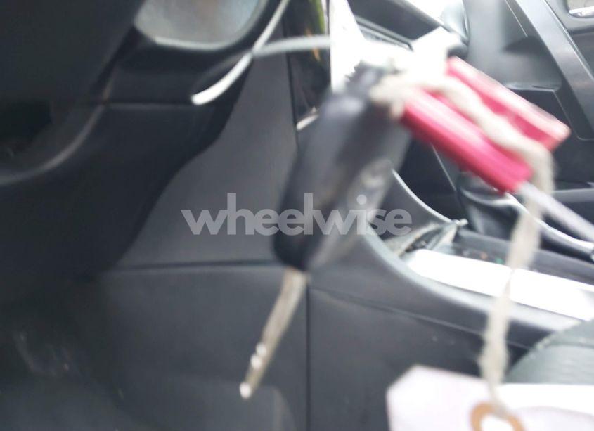 Photo 11 of 2018 Toyota Corolla LE (VIN 2T1BURHE4JC078578)