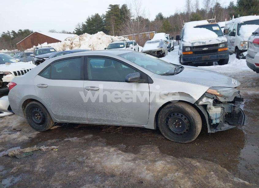 Photo 14 of 2018 Toyota Corolla LE (VIN 2T1BURHE4JC078578)