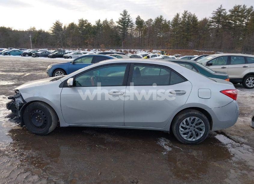 Photo 15 of 2018 Toyota Corolla LE (VIN 2T1BURHE4JC078578)