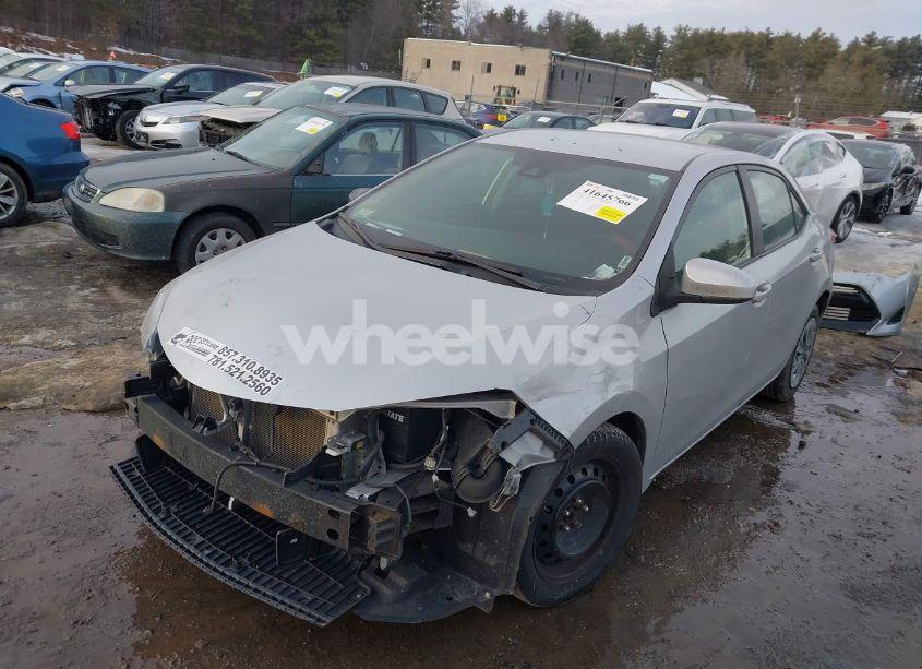 Photo 2 of 2018 Toyota Corolla LE (VIN 2T1BURHE4JC078578)