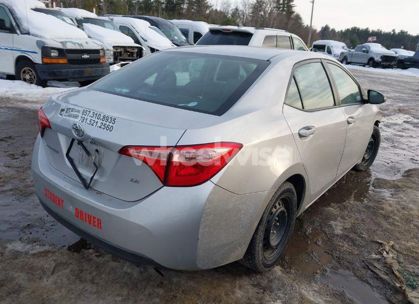 Photo 4 of 2018 Toyota Corolla LE (VIN 2T1BURHE4JC078578)