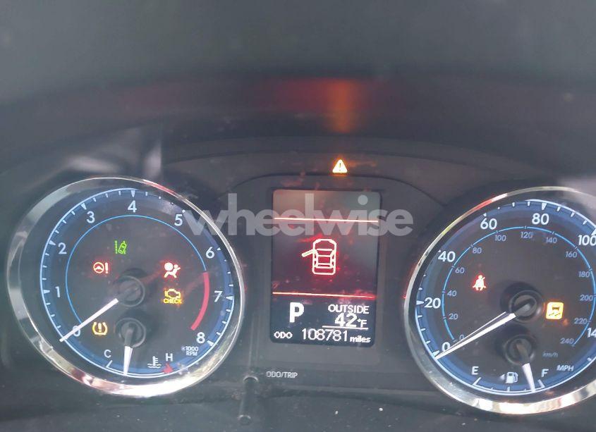 Photo 7 of 2018 Toyota Corolla LE (VIN 2T1BURHE4JC078578)