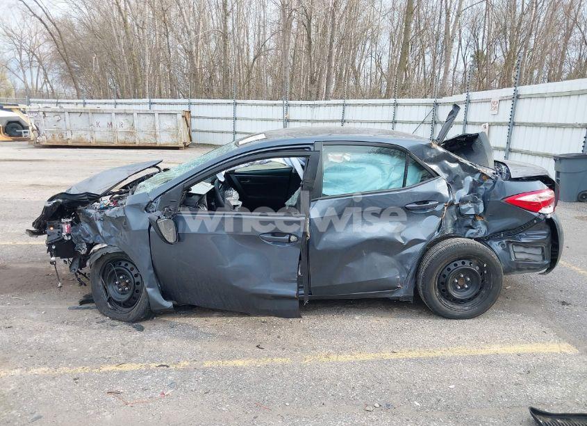 Photo 14 of 2018 Toyota Corolla LE (VIN 2T1BURHE4JC081237)
