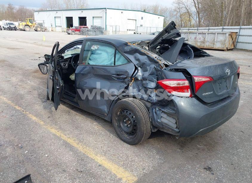 Photo 3 of 2018 Toyota Corolla LE (VIN 2T1BURHE4JC081237)