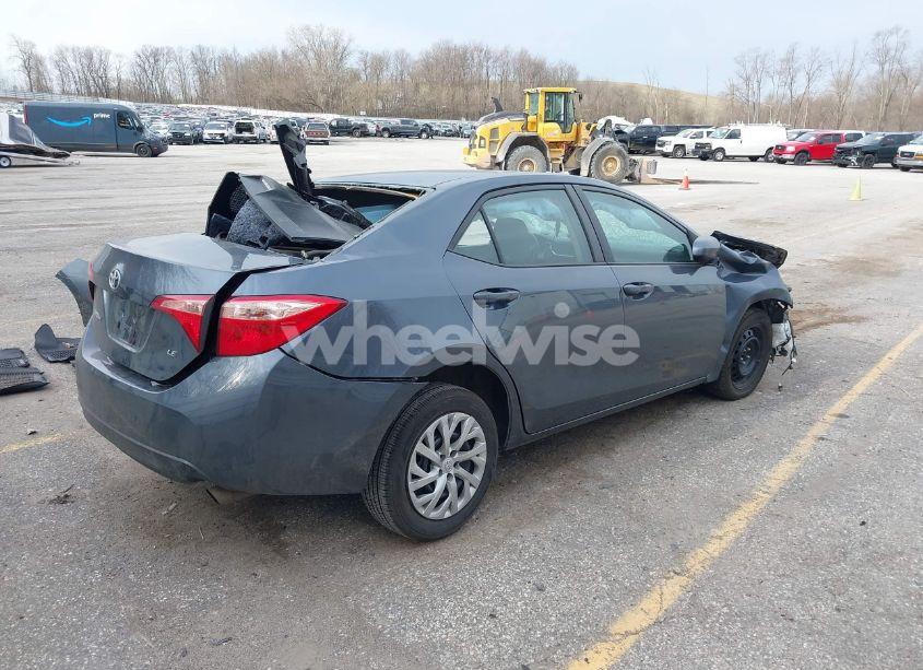 Photo 4 of 2018 Toyota Corolla LE (VIN 2T1BURHE4JC081237)